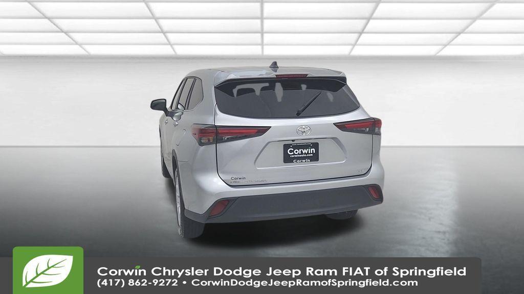 used 2024 Toyota Highlander car, priced at $34,500