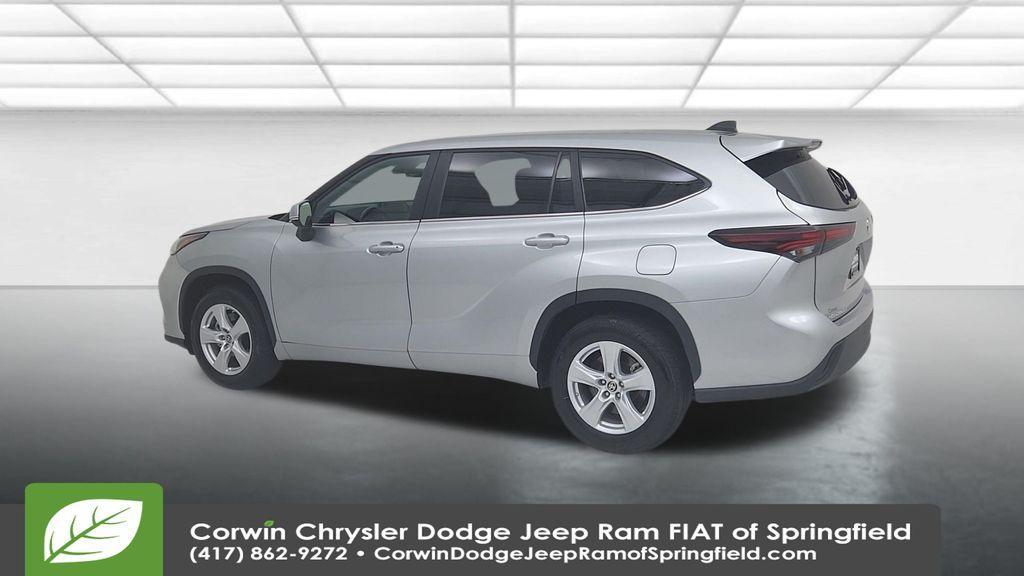 used 2024 Toyota Highlander car, priced at $34,500