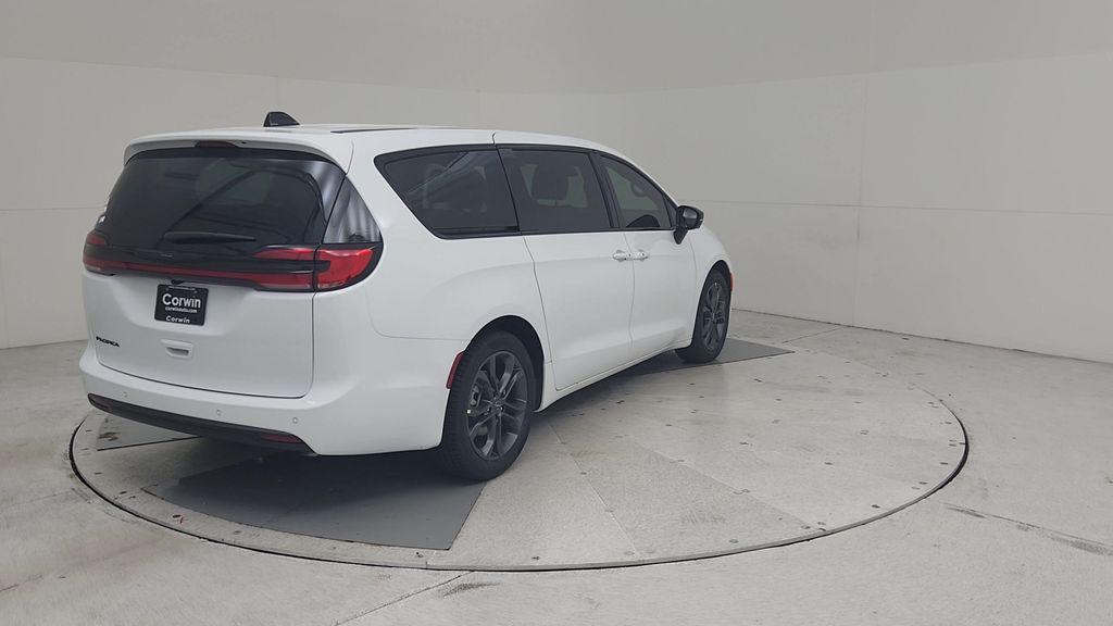new 2026 Chrysler Pacifica car, priced at $43,693
