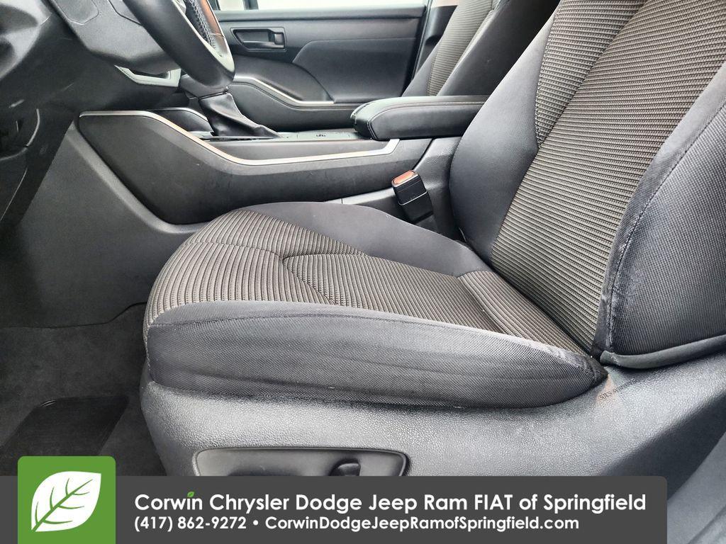 used 2023 Toyota Highlander car, priced at $28,188