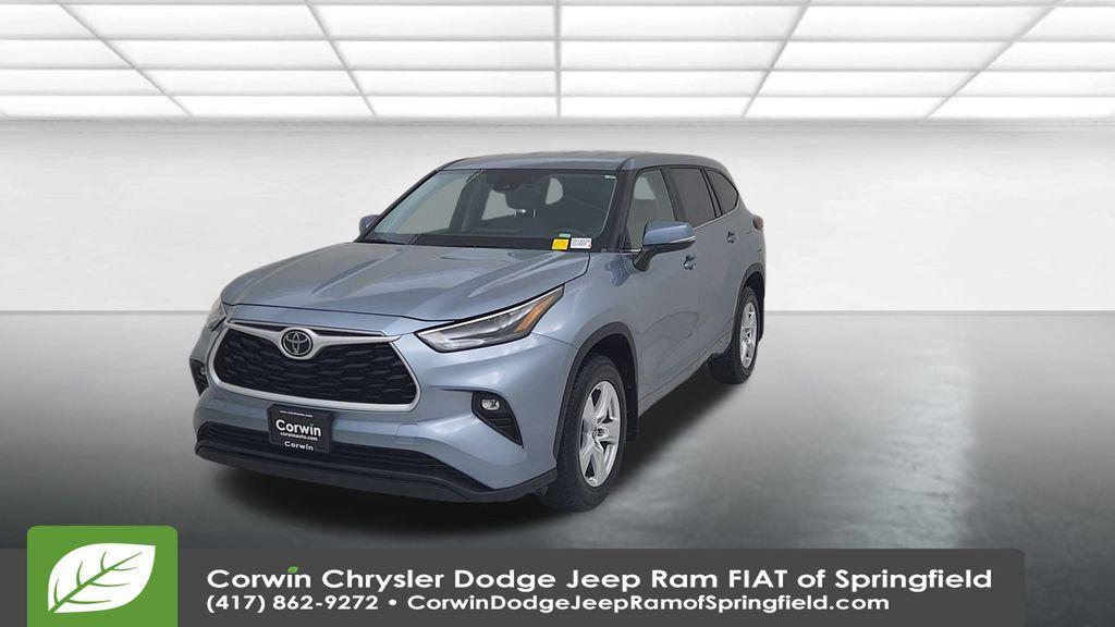 used 2023 Toyota Highlander car, priced at $28,137