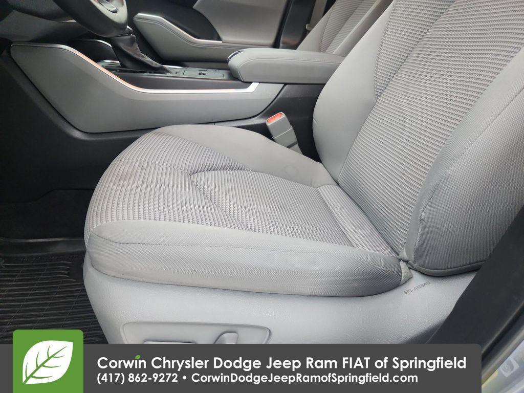 used 2023 Toyota Highlander car, priced at $28,137