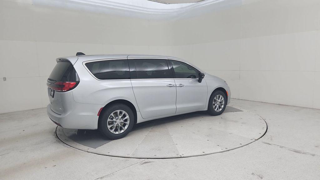 new 2026 Chrysler Pacifica car, priced at $45,721