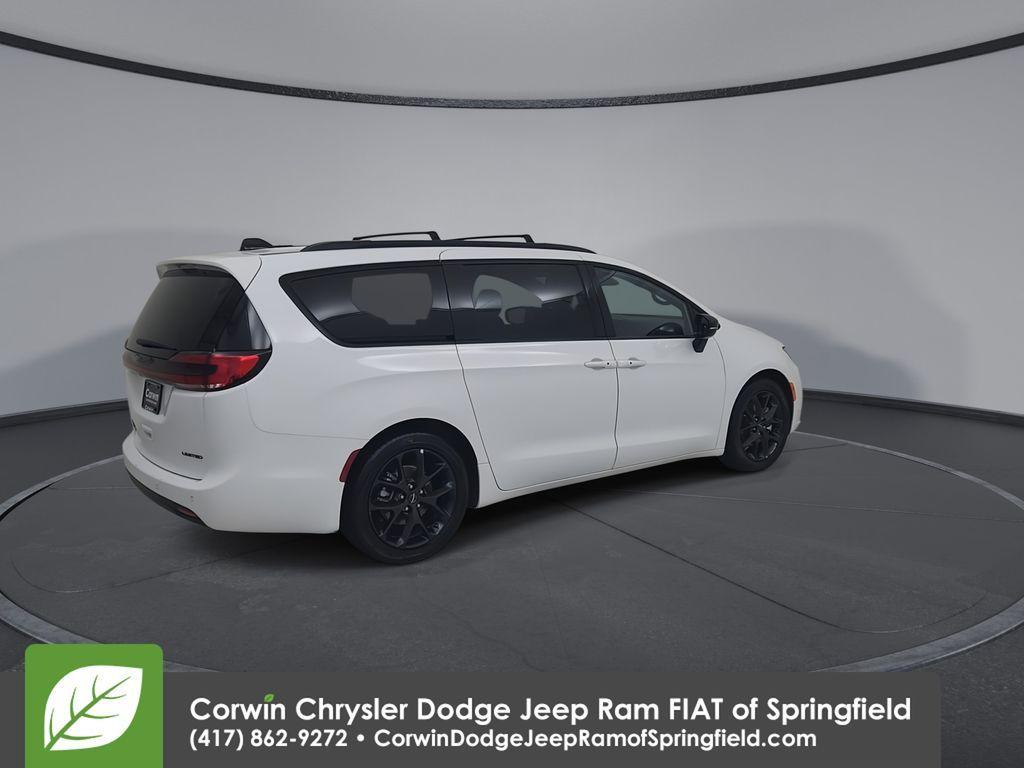 used 2025 Chrysler Pacifica car, priced at $33,300