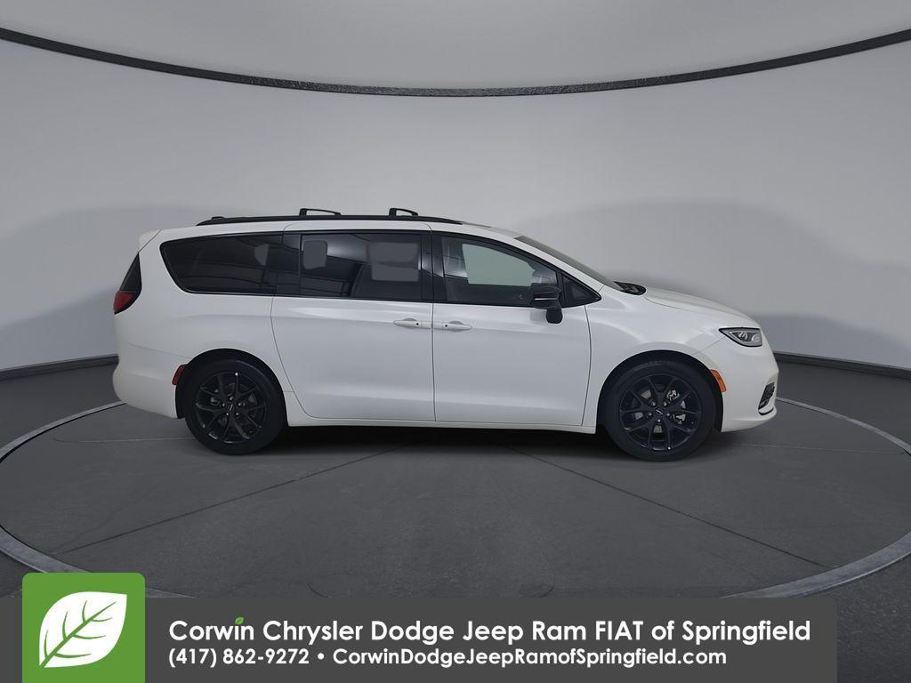 used 2025 Chrysler Pacifica car, priced at $33,300