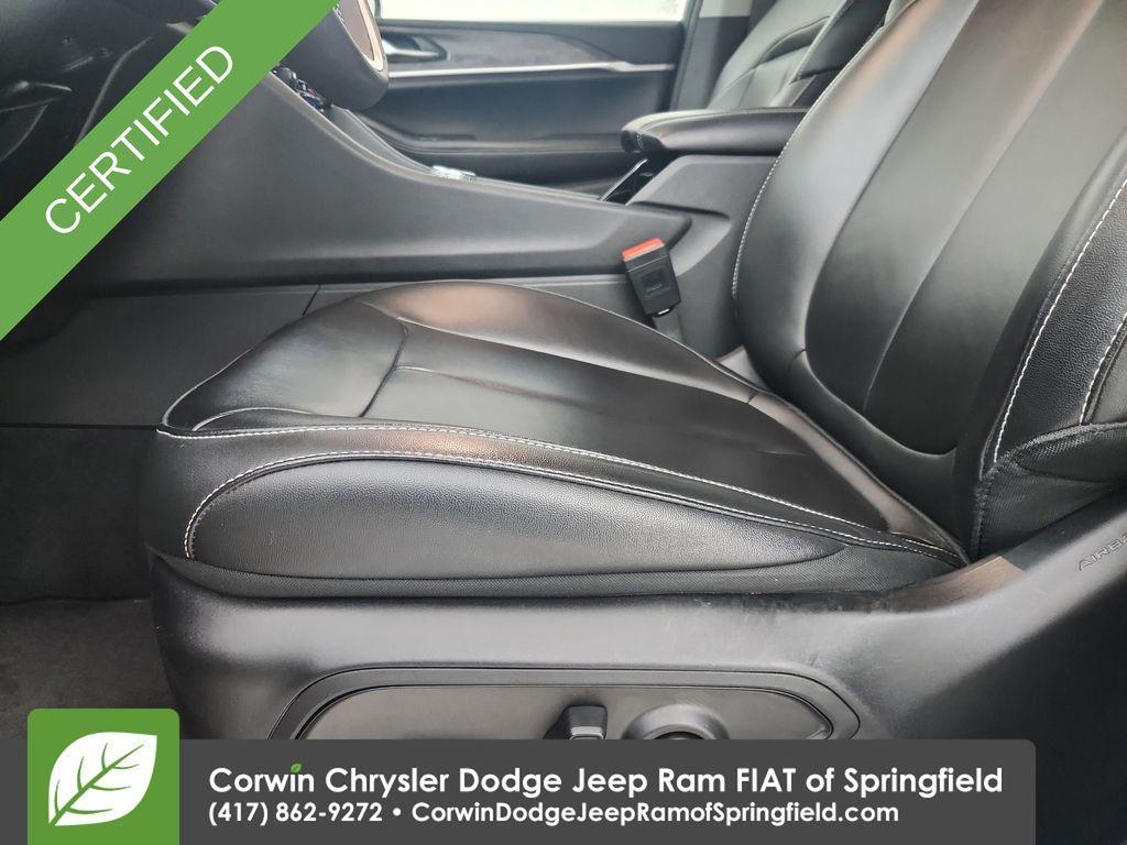 used 2023 Jeep Grand Cherokee car, priced at $31,000