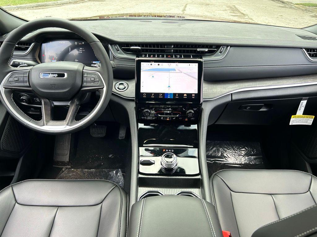 new 2025 Jeep Grand Cherokee car, priced at $41,398