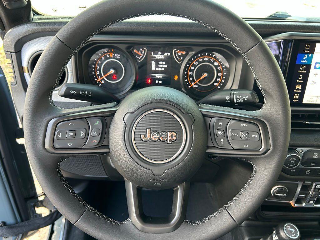 new 2026 Jeep Gladiator car, priced at $44,579