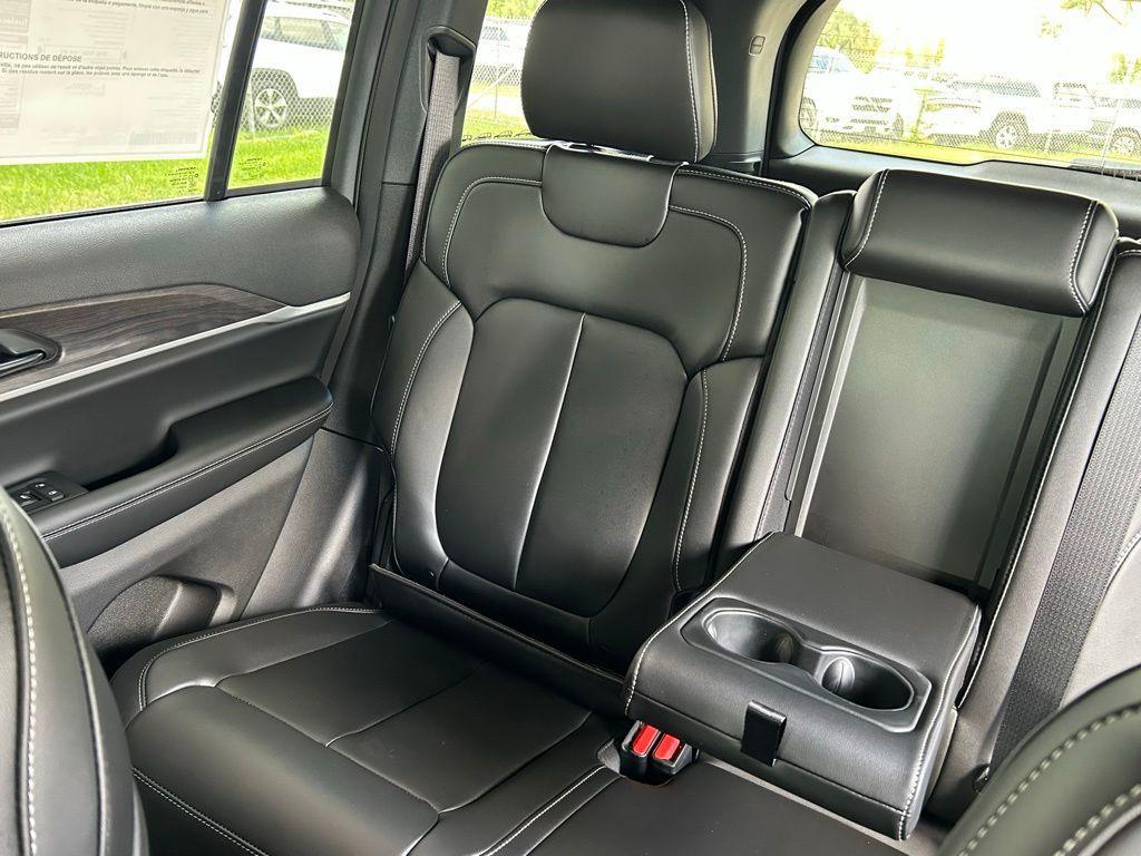 new 2025 Jeep Grand Cherokee car, priced at $40,413