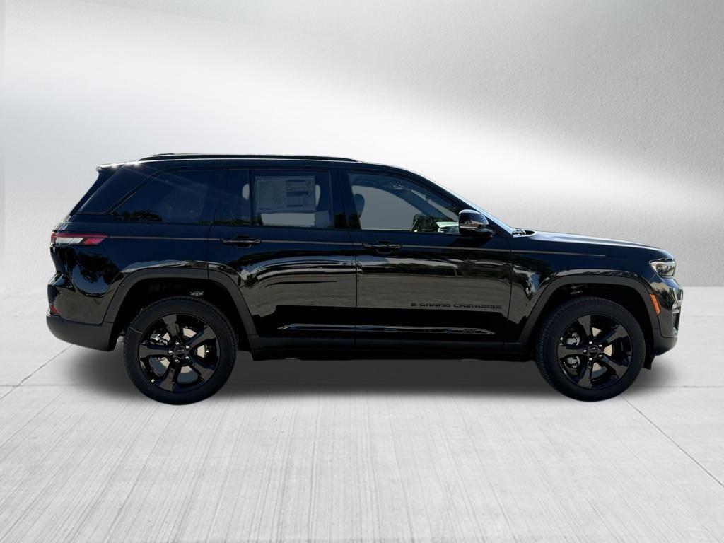 new 2025 Jeep Grand Cherokee car, priced at $39,148