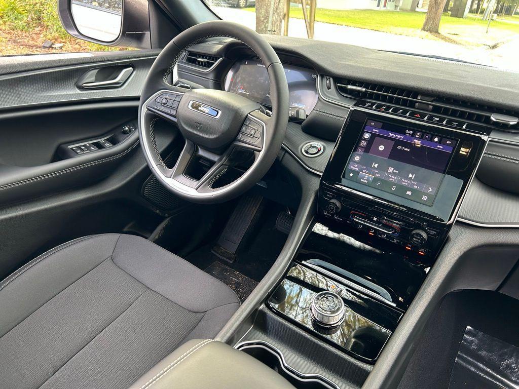 new 2025 Jeep Grand Cherokee L car, priced at $33,880