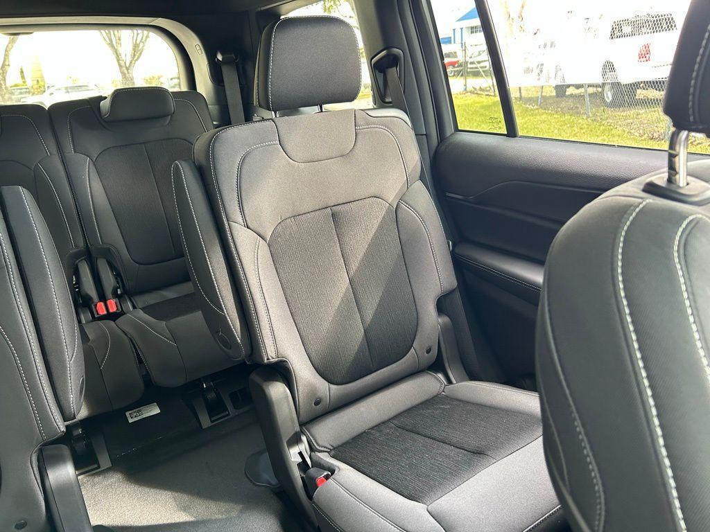 new 2025 Jeep Grand Cherokee L car, priced at $33,880