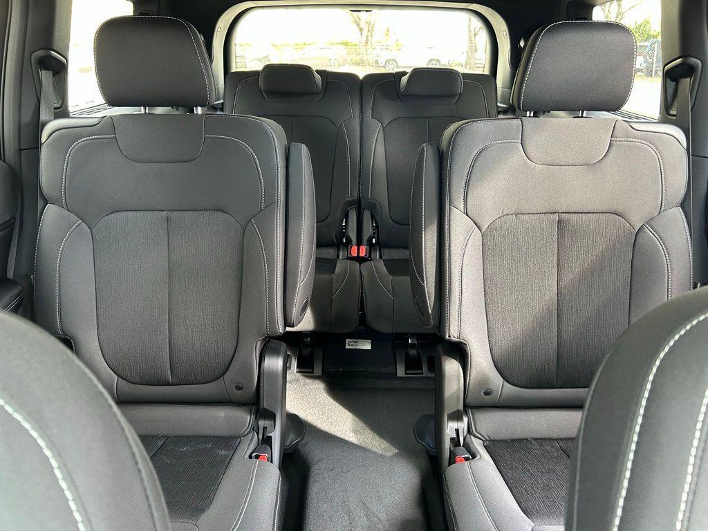 new 2025 Jeep Grand Cherokee L car, priced at $33,880