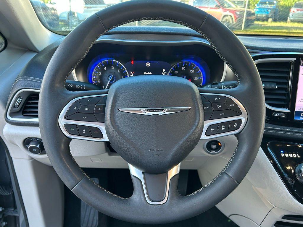 used 2023 Chrysler Pacifica car, priced at $26,995