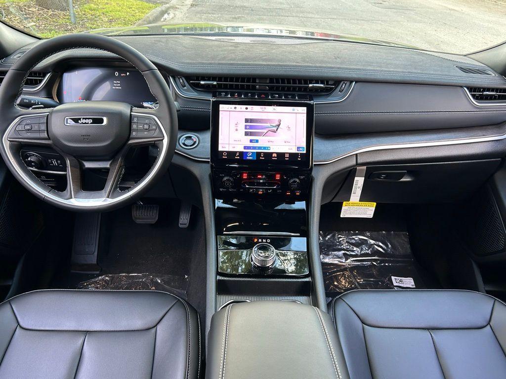 new 2025 Jeep Grand Cherokee car, priced at $39,058