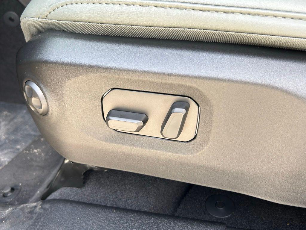 new 2025 Jeep Gladiator car, priced at $50,474