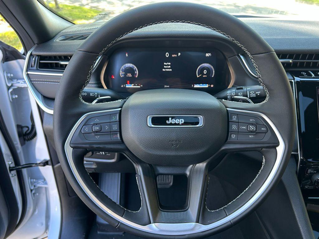 new 2025 Jeep Grand Cherokee L car, priced at $40,300