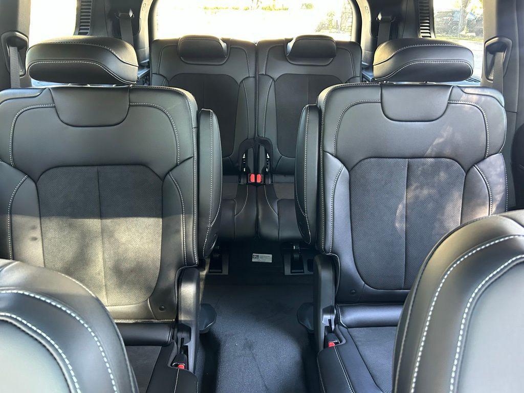 new 2025 Jeep Grand Cherokee L car, priced at $40,300