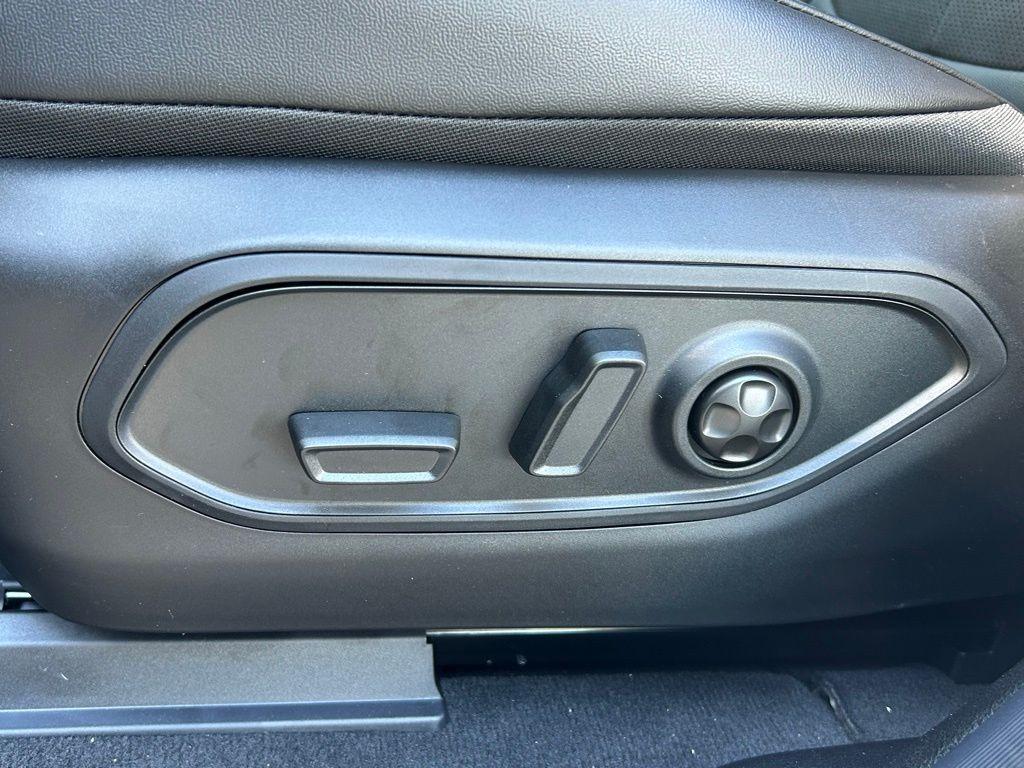 new 2025 Jeep Grand Cherokee L car, priced at $40,300