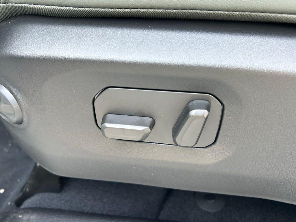 new 2026 Jeep Gladiator car, priced at $57,748