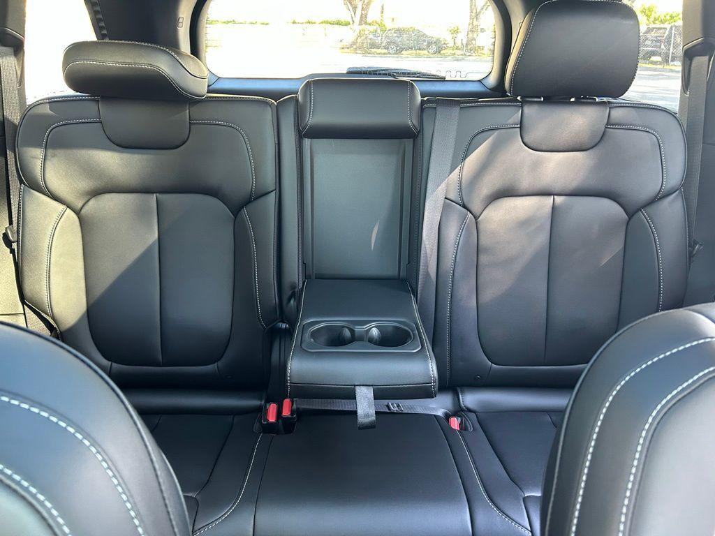 new 2025 Jeep Grand Cherokee car, priced at $44,112