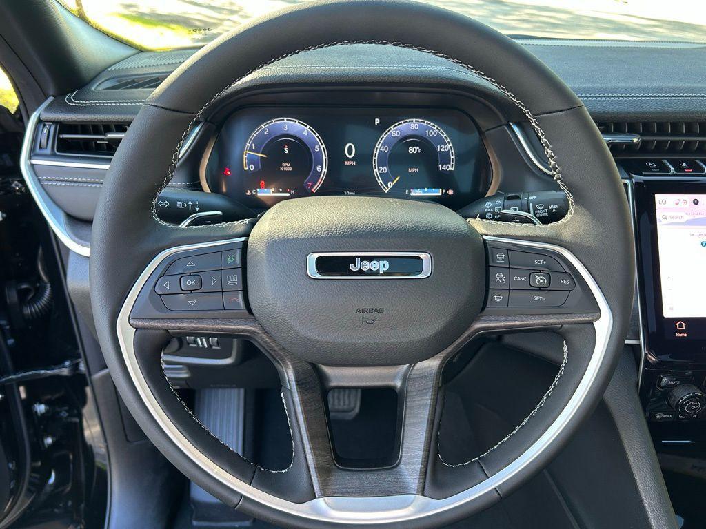 new 2025 Jeep Grand Cherokee car, priced at $44,112