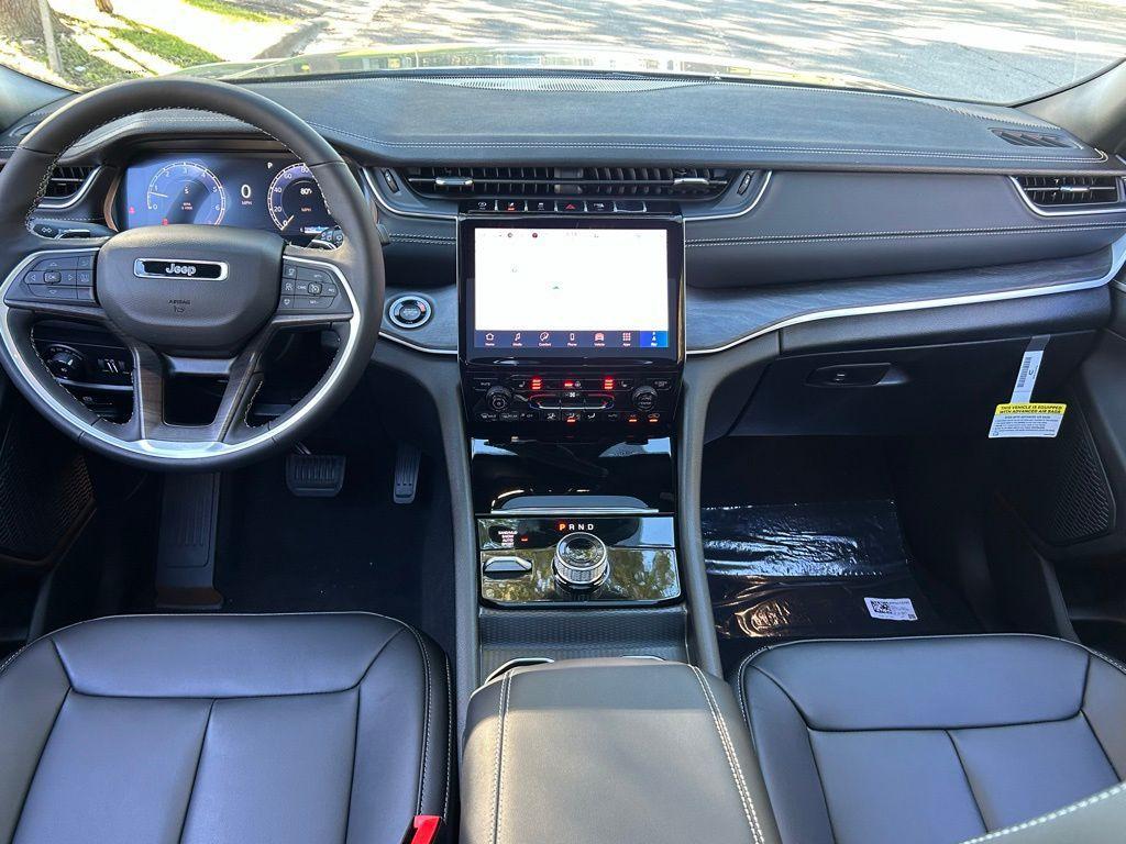 new 2025 Jeep Grand Cherokee car, priced at $44,112