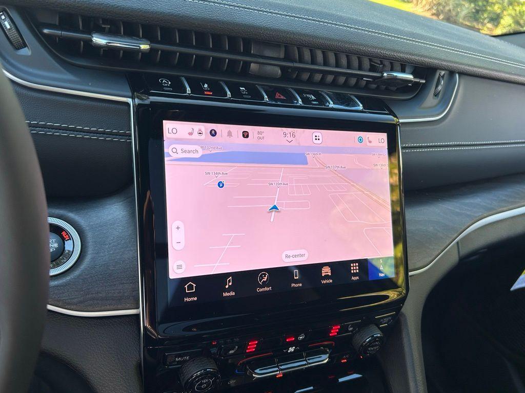 new 2025 Jeep Grand Cherokee car, priced at $44,112