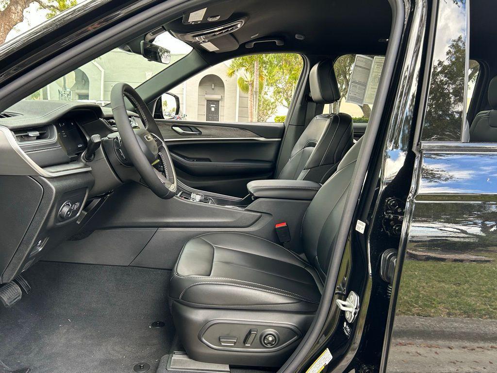 new 2025 Jeep Grand Cherokee L car, priced at $43,020