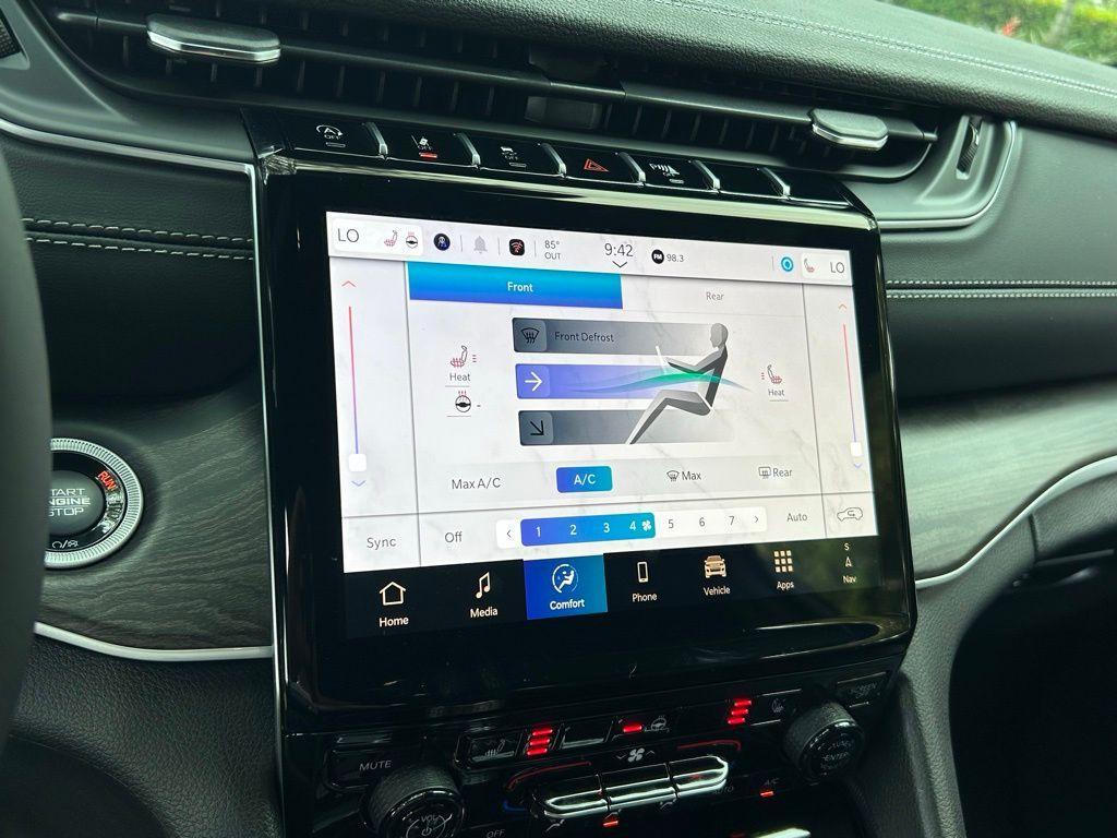 new 2025 Jeep Grand Cherokee L car, priced at $43,020