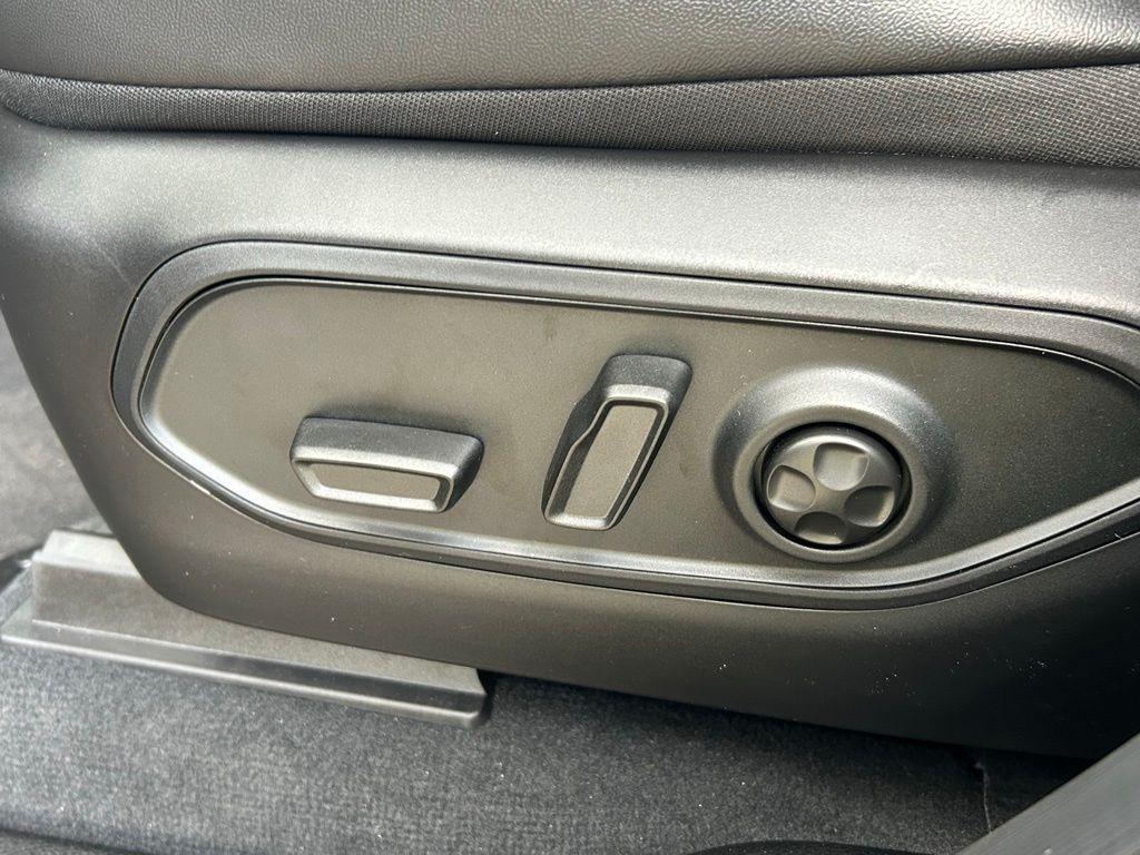 new 2025 Jeep Grand Cherokee L car, priced at $43,020