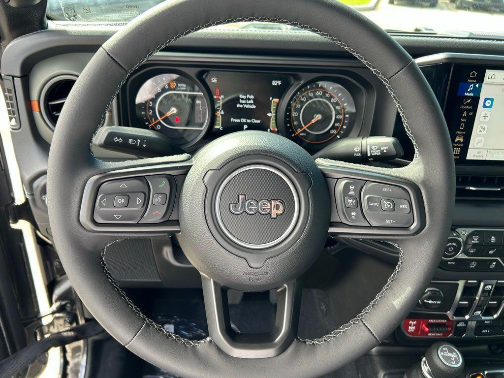 new 2025 Jeep Gladiator car, priced at $52,474