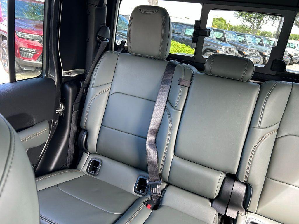 new 2025 Jeep Gladiator car, priced at $52,474