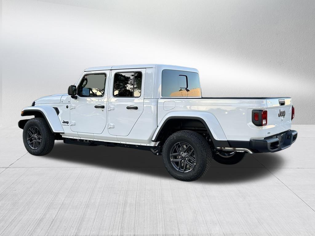 new 2026 Jeep Gladiator car, priced at $44,867