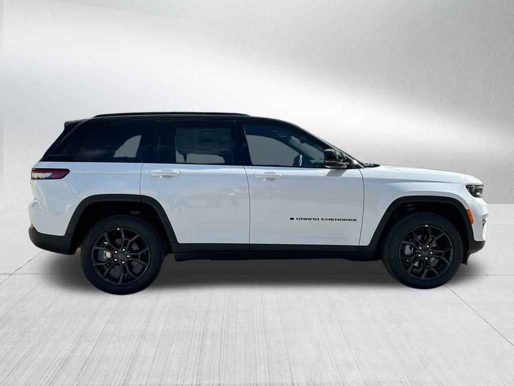 new 2025 Jeep Grand Cherokee car, priced at $42,026