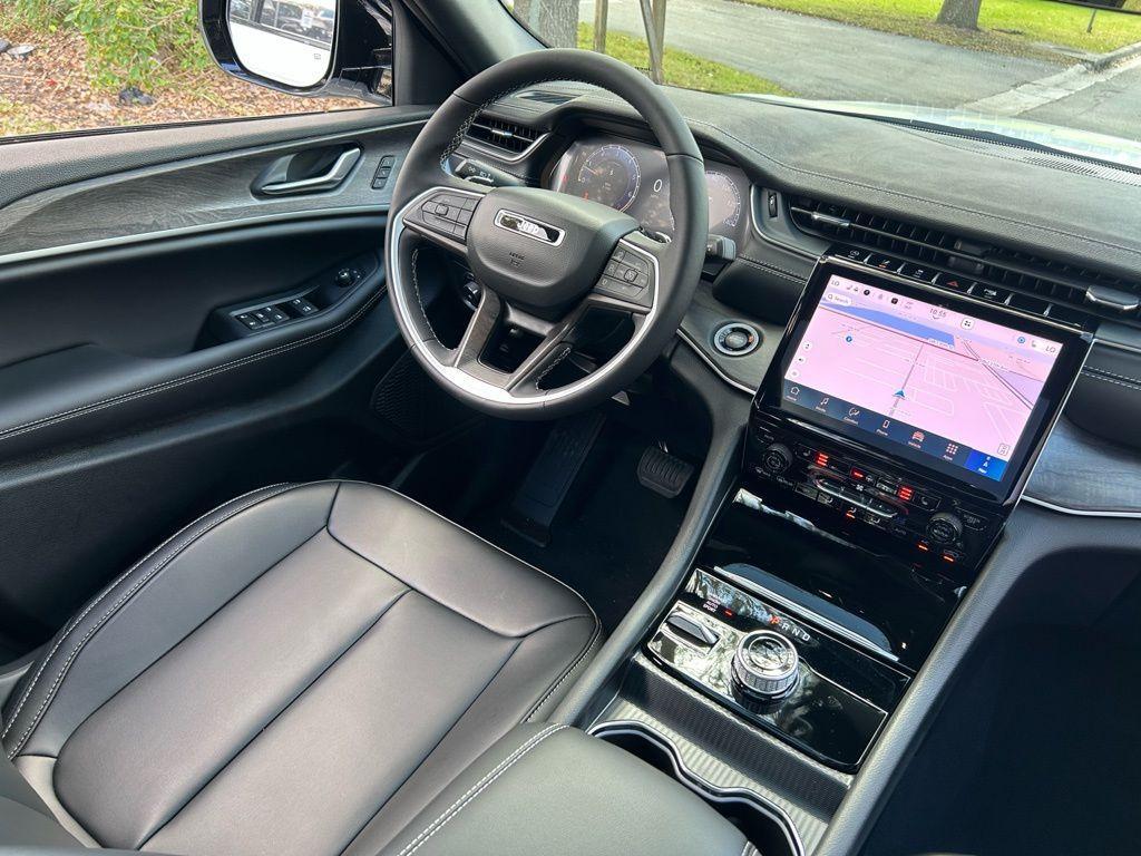 new 2025 Jeep Grand Cherokee car, priced at $42,026
