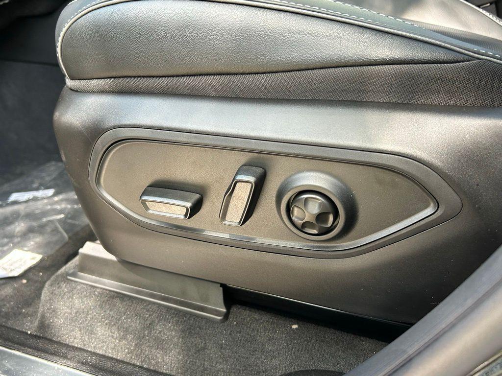 new 2025 Jeep Grand Cherokee L car, priced at $54,263