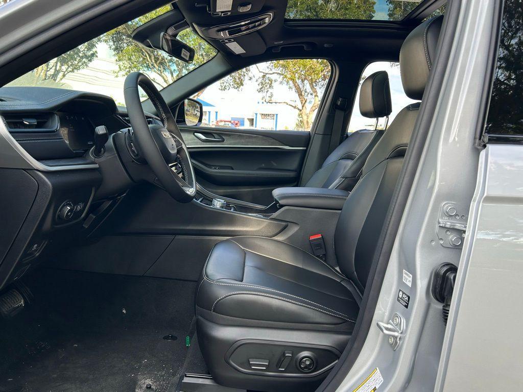 new 2026 Jeep Grand Cherokee car, priced at $46,365