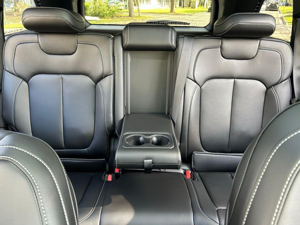 new 2026 Jeep Grand Cherokee car, priced at $46,365