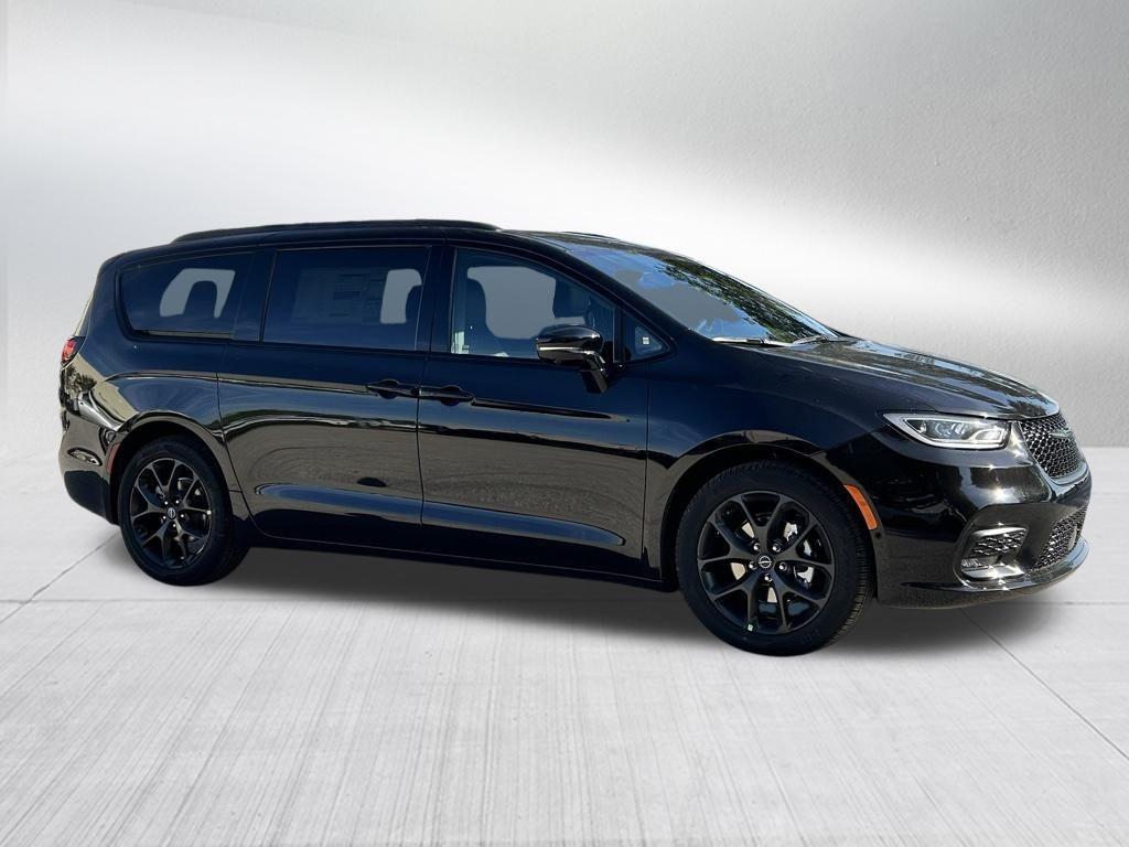 new 2026 Chrysler Pacifica car, priced at $42,433