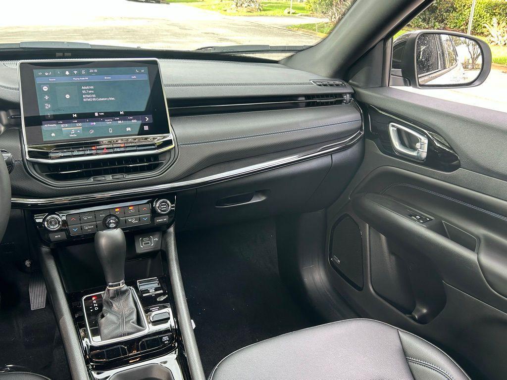 new 2025 Jeep Compass car, priced at $32,059