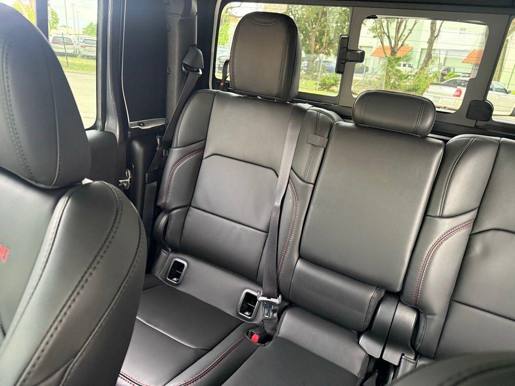 new 2025 Jeep Gladiator car, priced at $52,474