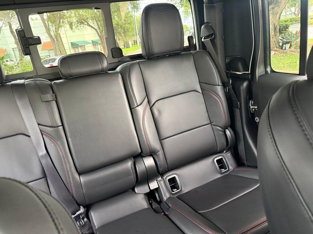 new 2025 Jeep Gladiator car, priced at $52,474