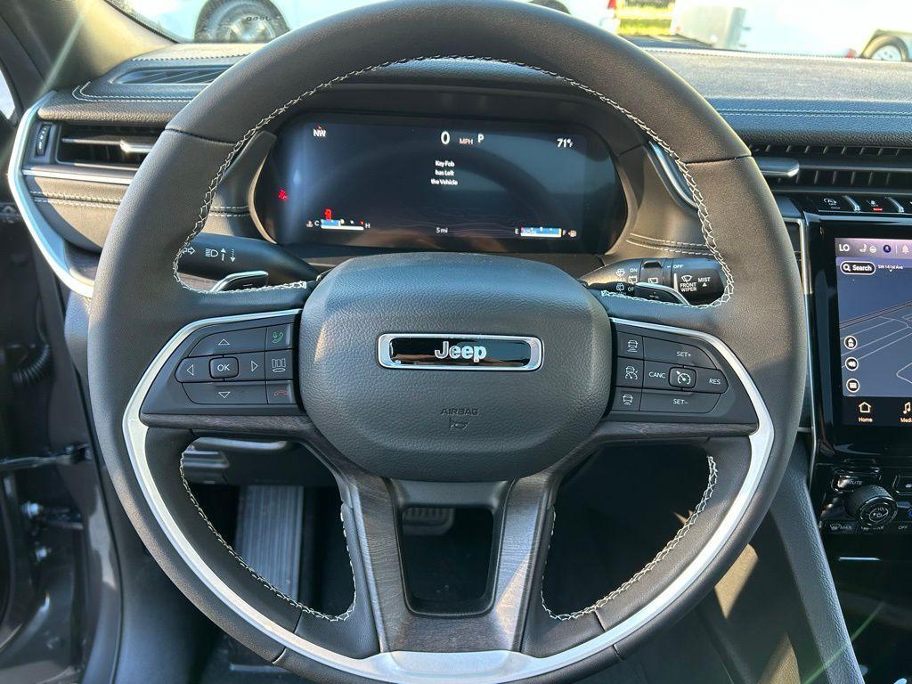 new 2025 Jeep Grand Cherokee car, priced at $44,562