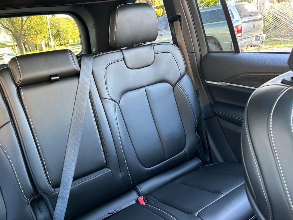 new 2025 Jeep Grand Cherokee car, priced at $44,562