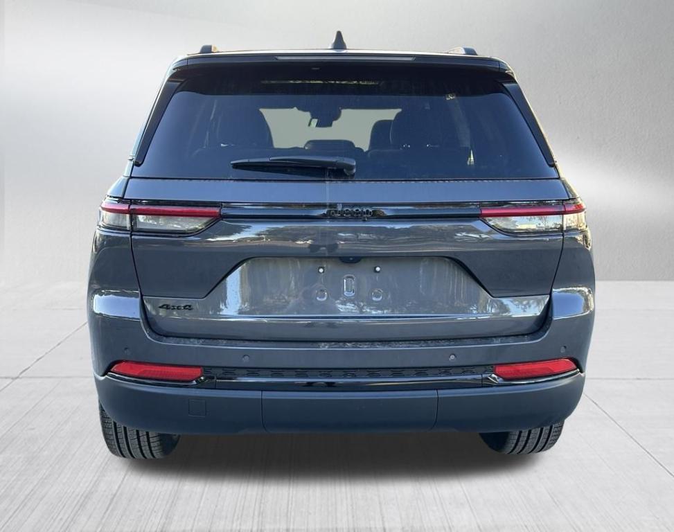 new 2025 Jeep Grand Cherokee car, priced at $44,562