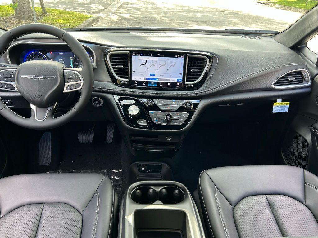 new 2026 Chrysler Pacifica car, priced at $40,945