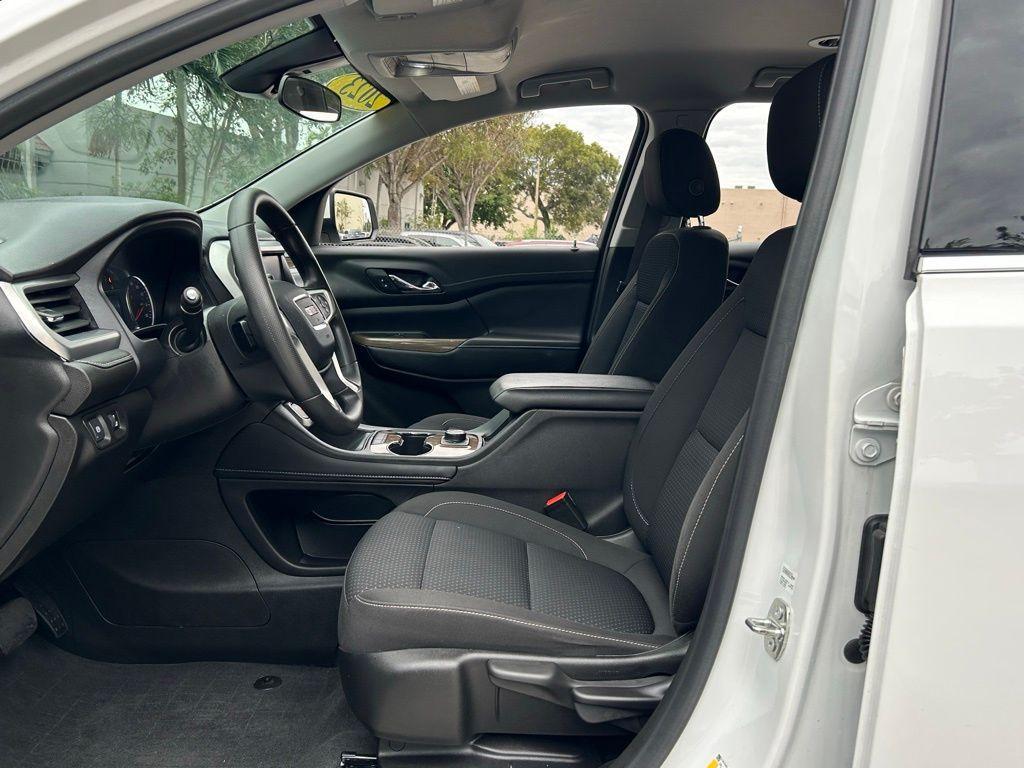 used 2023 GMC Acadia car, priced at $25,395