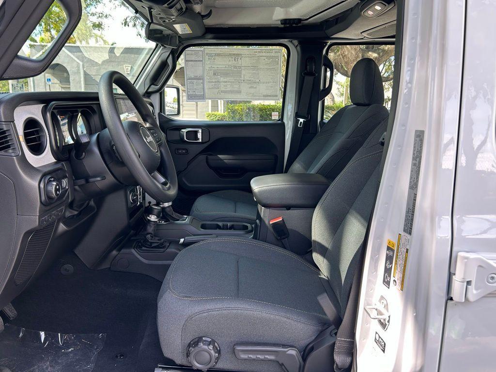 new 2026 Jeep Gladiator car, priced at $40,176