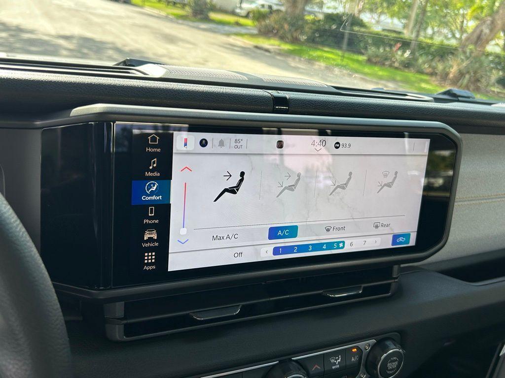 new 2026 Jeep Gladiator car, priced at $40,176